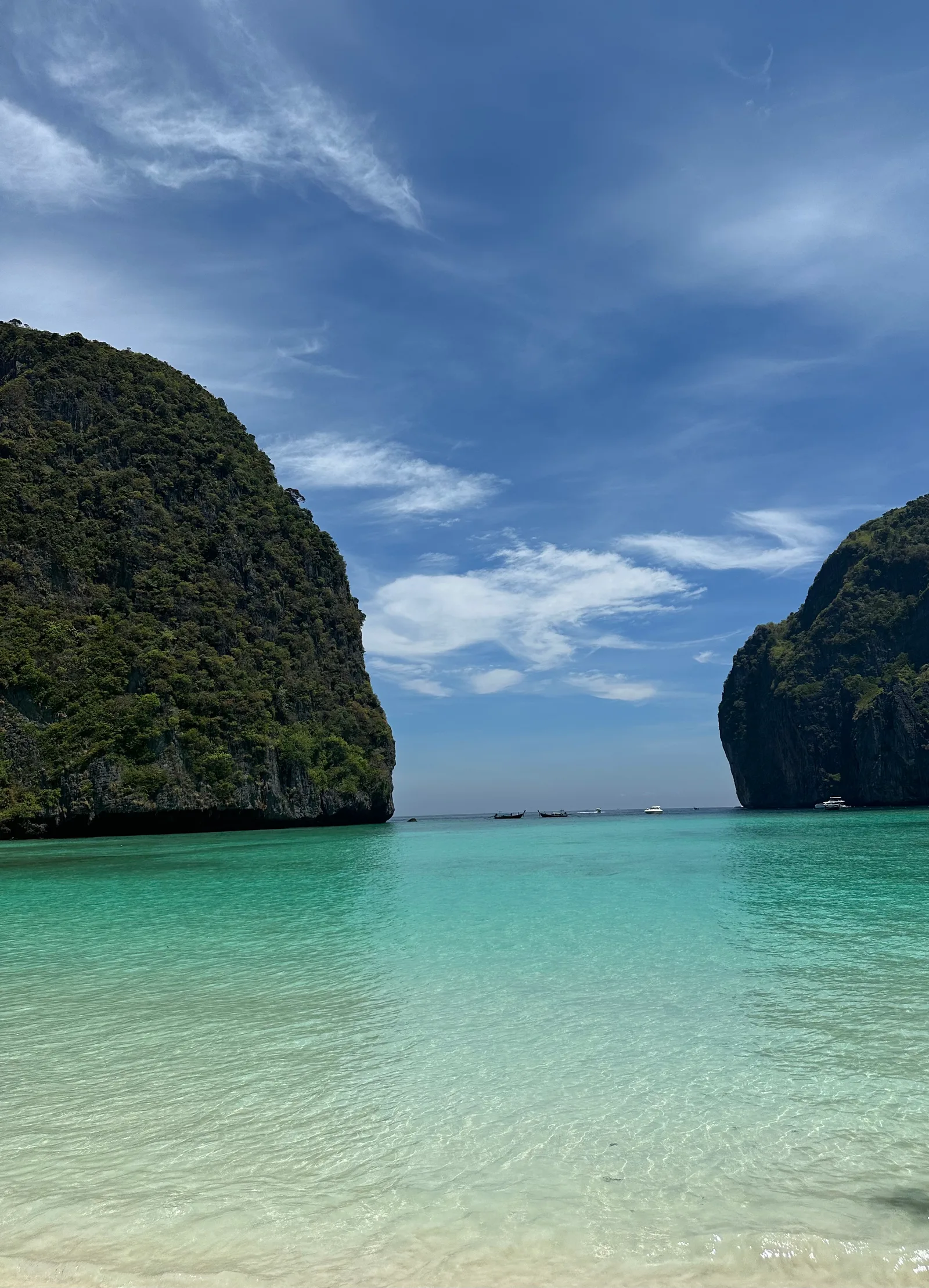 Maya Bay zamknięta od 1 sierpnia do 30 września 2026. Jest jednak ważny szczegół
